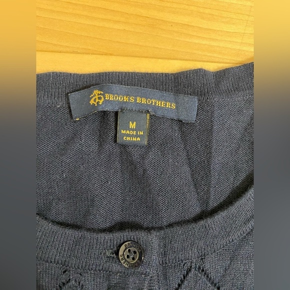 Brooks Brothers cardigan SIZE M  EUC - Picture 2 of 4